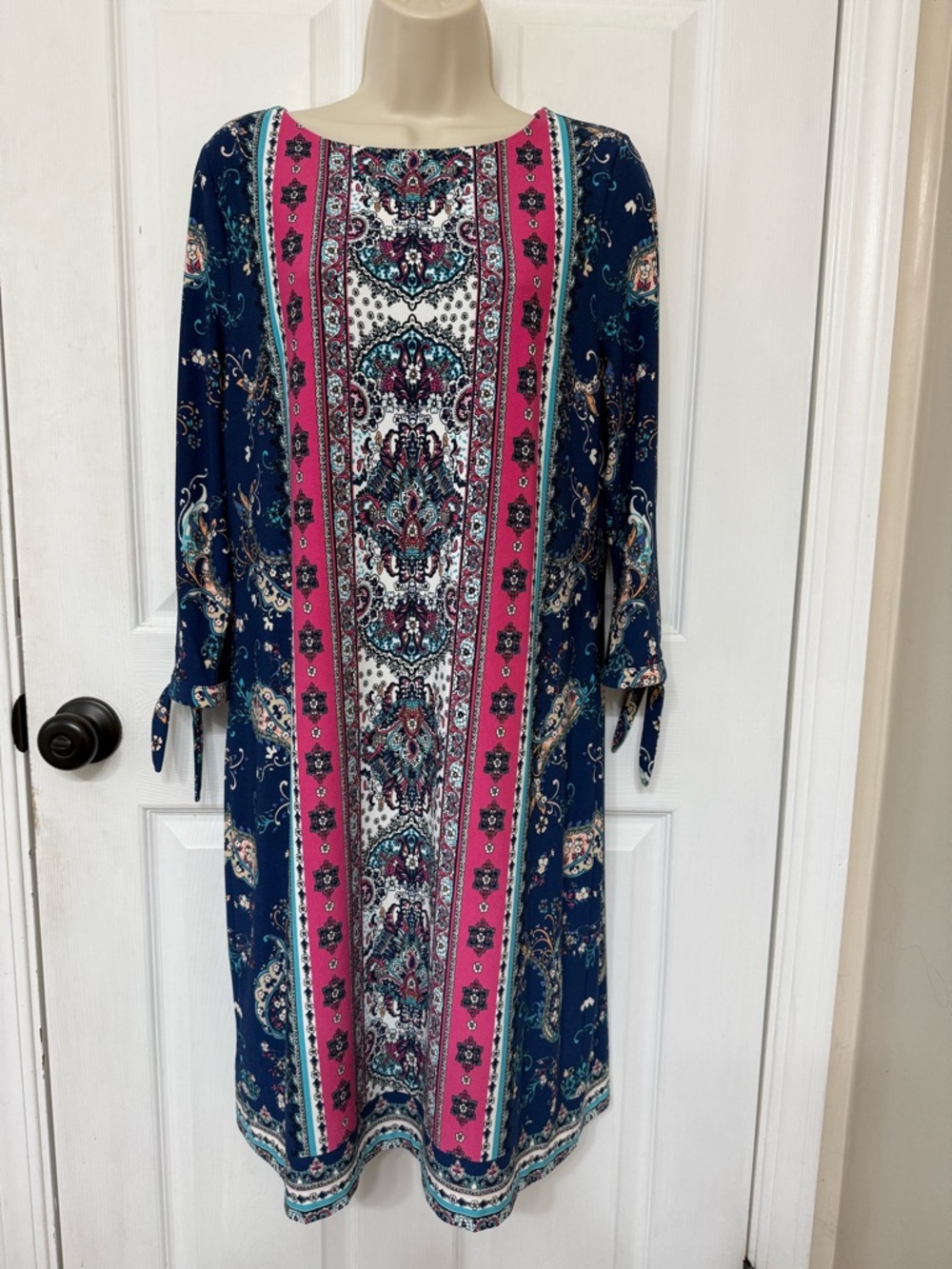Chico’s Medallion Paisley Tie Sleeve Shift Dress Size 1 (M) - Picture 2 of 15